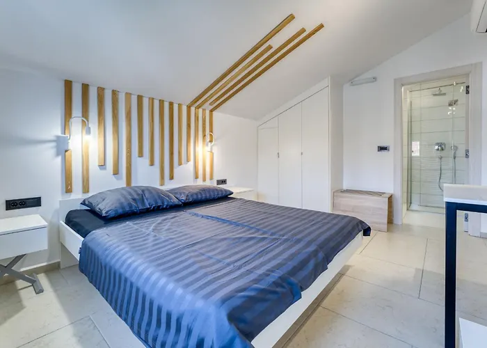 Dita-5 By Interhome *