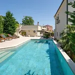 Dita-5 By Interhome *