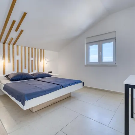 Dita-5 By Interhome *