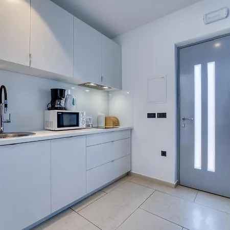 Dita-5 By Interhome *