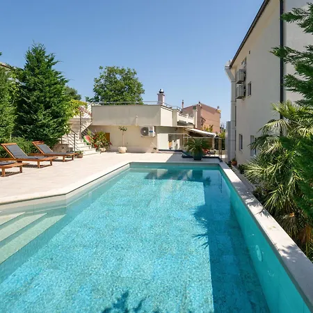 Dita-5 By Interhome *